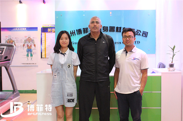 摩洛哥客戶來羞羞视频APP下载大全購買健身房器材，產品囊括有氧係列的跑步機，動感單車，健身車