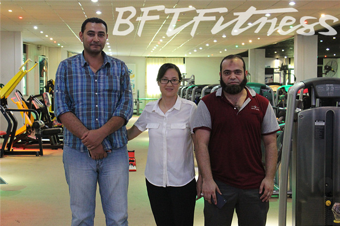 埃及客戶來羞羞视频APP下载大全購買健身房器材，產品囊括有氧係列的跑步機，動感單車，健身車