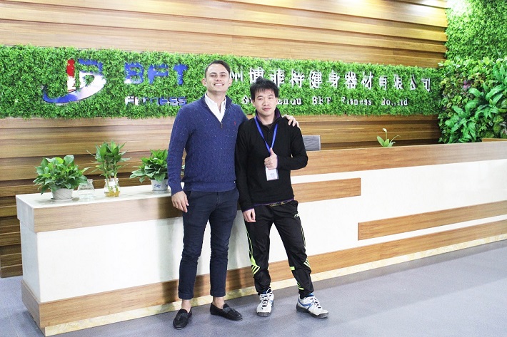 澳大利亞客戶來中國進口廣州羞羞视频APP下载大全健身器材